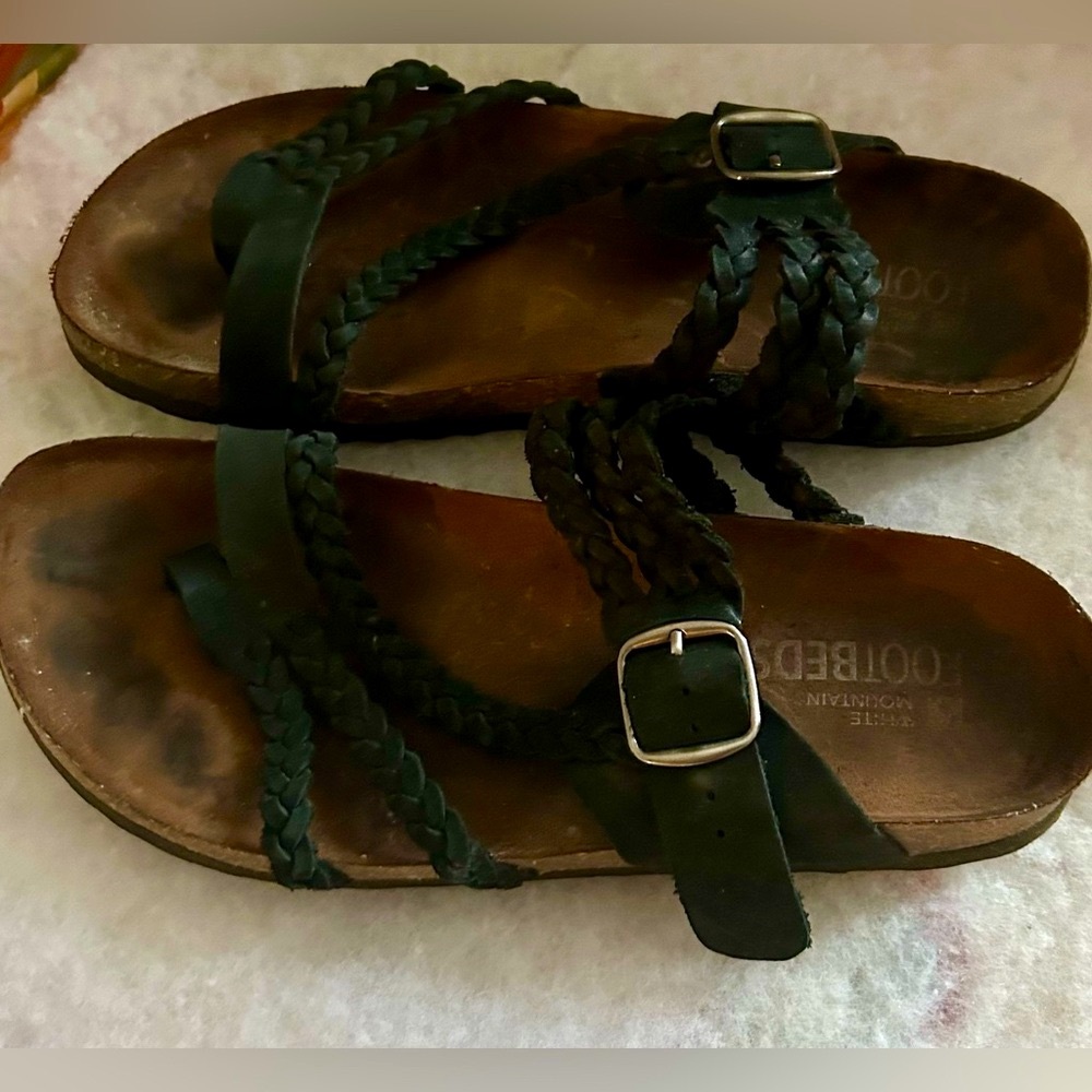 White Mountain Hayleigh Footbed Sandals Women's Dark Brown Nubuck Toe Post boho